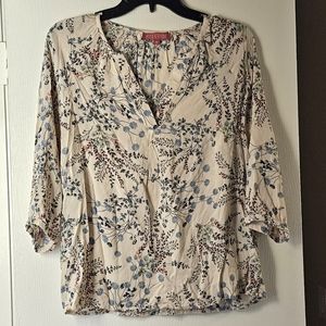3 quarter sleeve floral v neck blouse